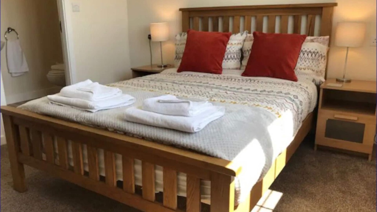 Kirk Sandall Apartment | Spacious 2Bedroom 2Bathroom Apartment.Scenic Views