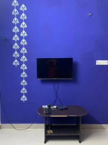 Velachery Apartment | Spacious 2BHK in Velachery, with aircons, equipped kitchen, car park, WiFi and other utilities