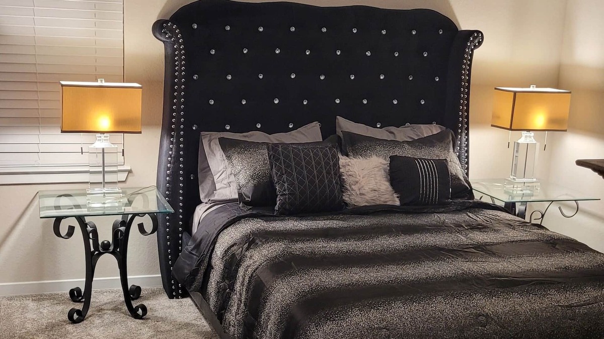 Umstead Apartment | Spacious 2BR/2 BA *RDU* W/D* Free Parking*