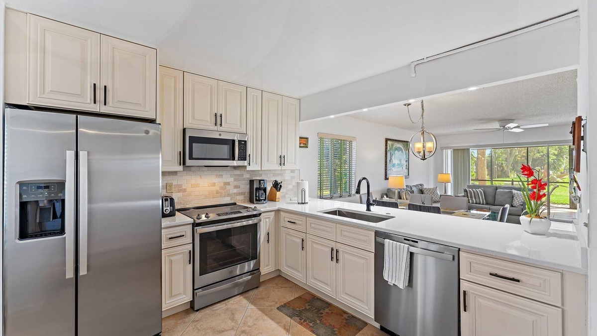 Sea Palms Apartment | Spacious 2BR 2BA apartment close to the beach