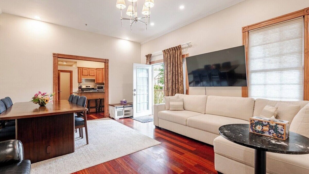 Inman Square House | Spacious 2BR 2BA Condo & 2x Parking, Minutes from Central Sq, MIT, Harvard.