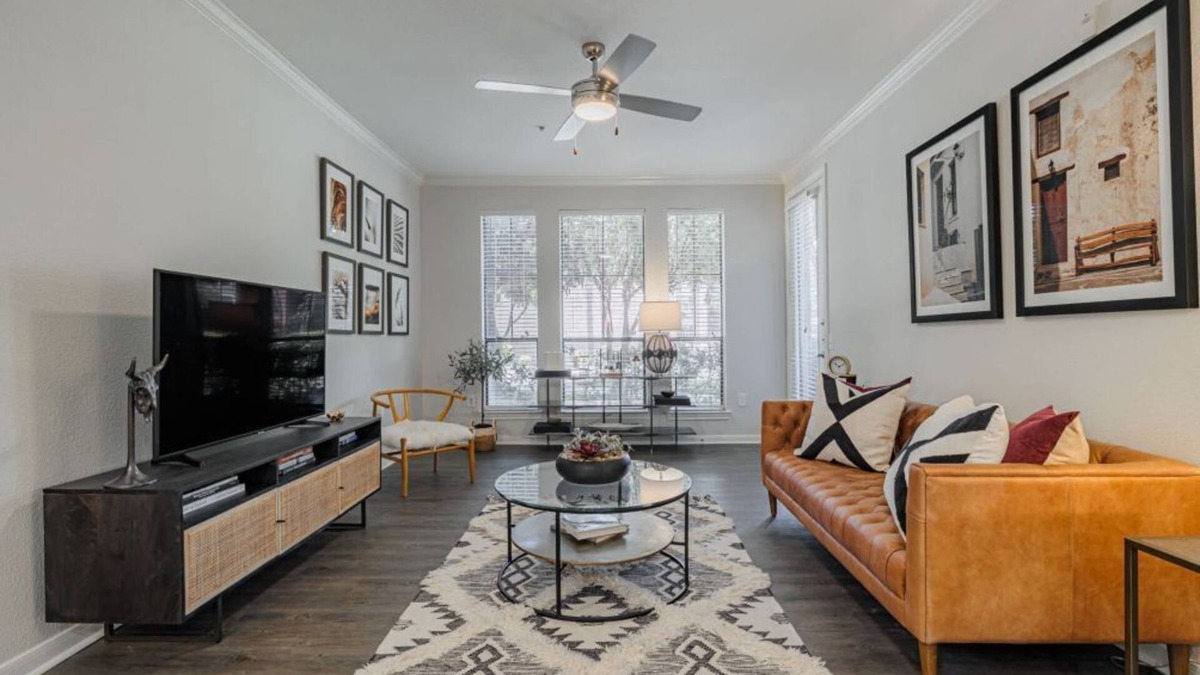Energy Corridor Condo | Spacious 2BR Condo at San Paloma w Pool