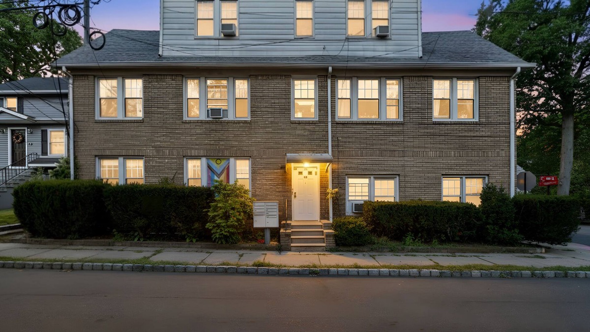 Bloomfield Apartment | Spacious 2BR Condo Near NYC & Newark
