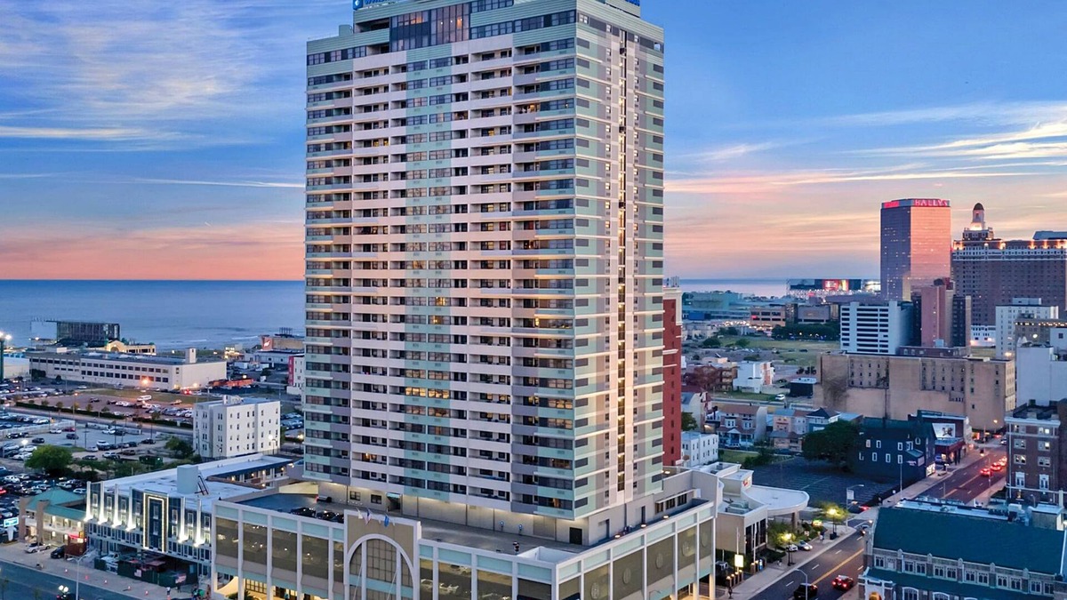 Atlantic City Condo | Spacious 2BR Condo - Walk to Beach & Boardwalk!
