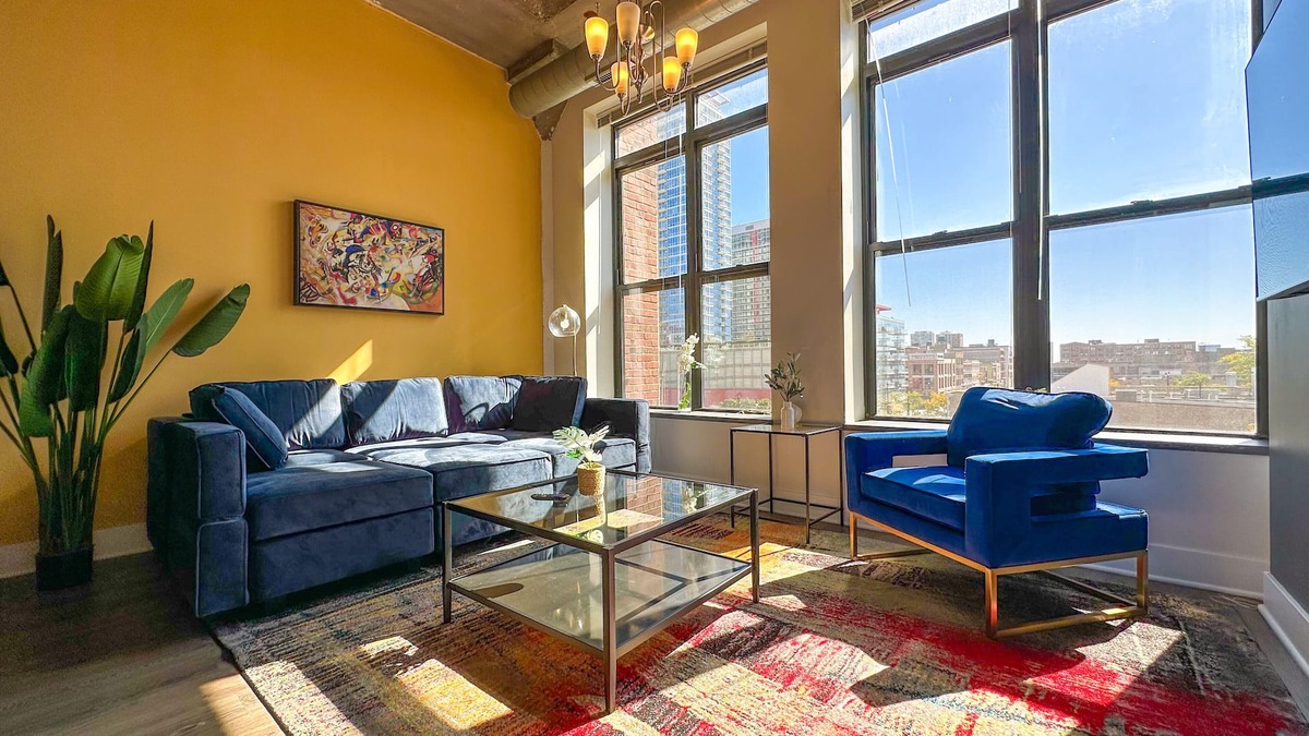 Near South Side House | Spacious 2BR Group Stay near McCormick & Wintrust