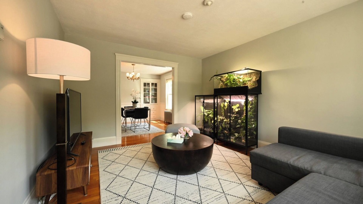 Cambridge House | Spacious 2BR in Cambridge; Free Parking; Near Harvard, MIT, & Tufts