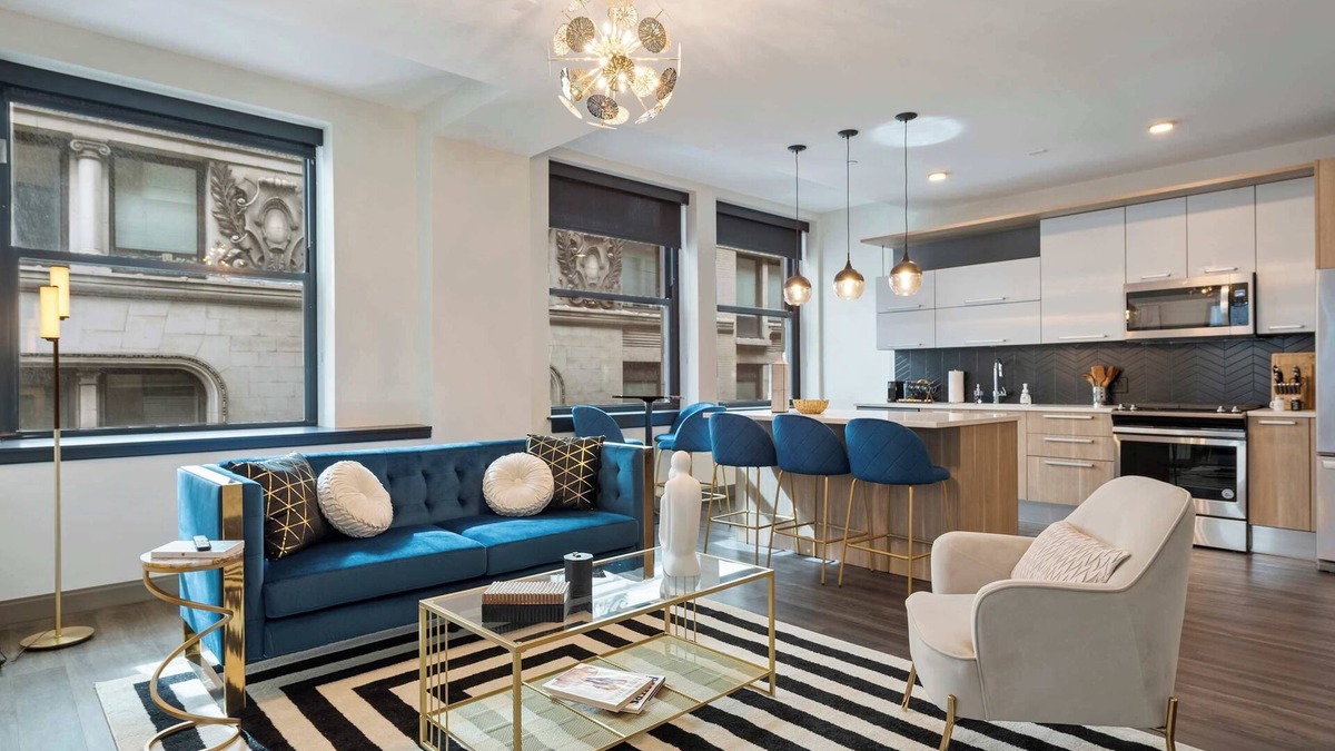 Downtown Chicago Apartment | Spacious 2BR in The Loop + 5-Star Comfort