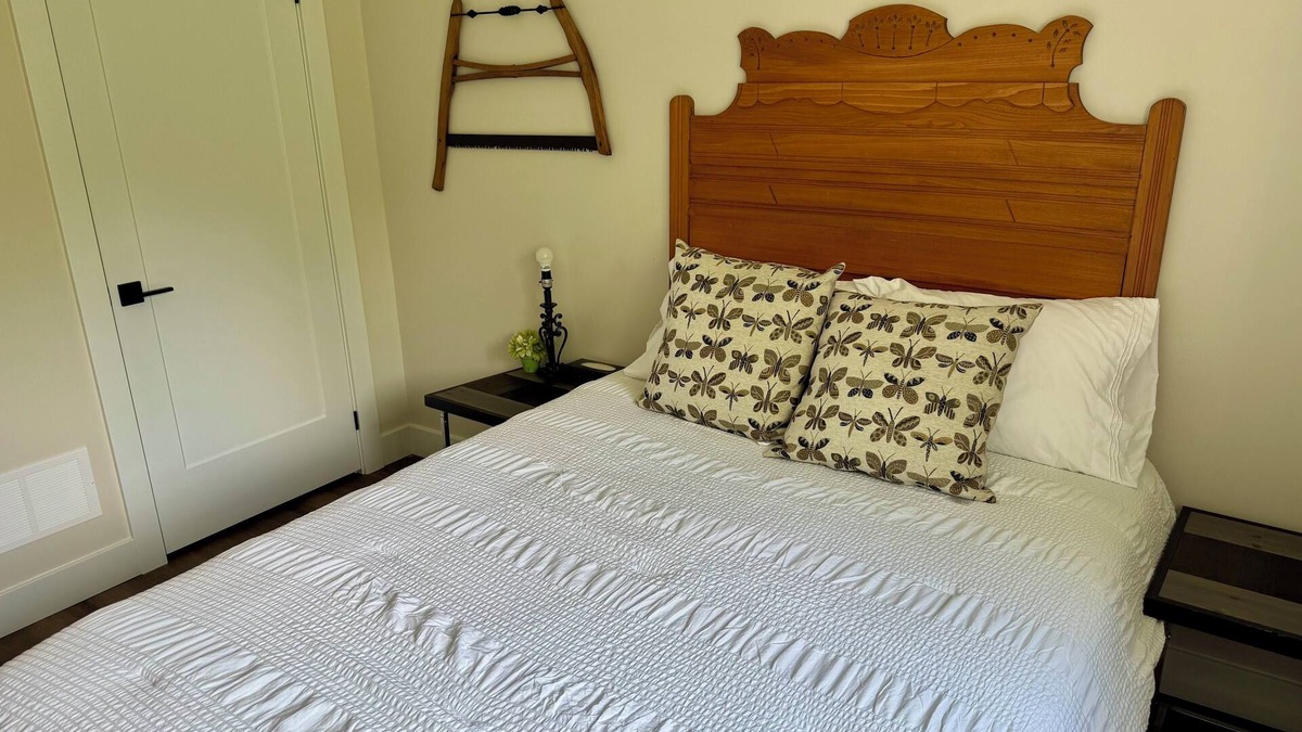Burk's Falls Apartment | Spacious 2BR Retreat in Nature
