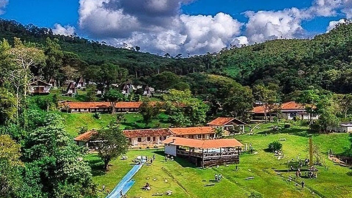 Teresopolis Cabin | Spacious 3-bedroom cabin in tranquil Vale with WiFi