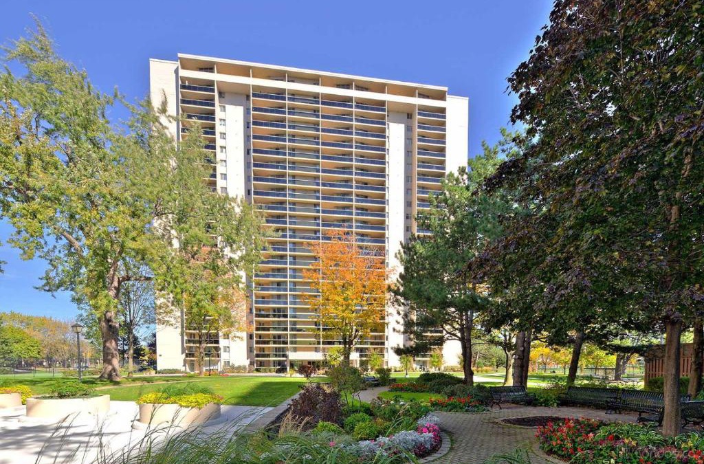 Markland Wood Apartment | Spacious 3 Bdr, 2 Full-Bath, 2 Balcony Condo with amenities