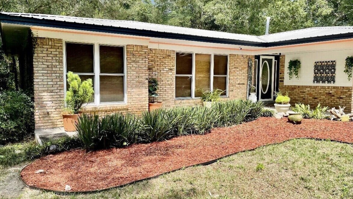Shalimar House | Spacious 3 bed 3 bath with Game-room, Sleeps 8