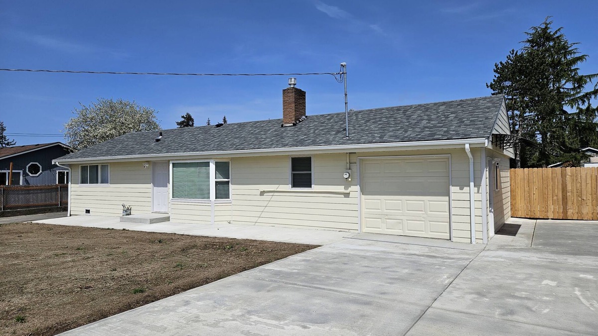 Des Moines House | Spacious 3 Bed Home Near Beach