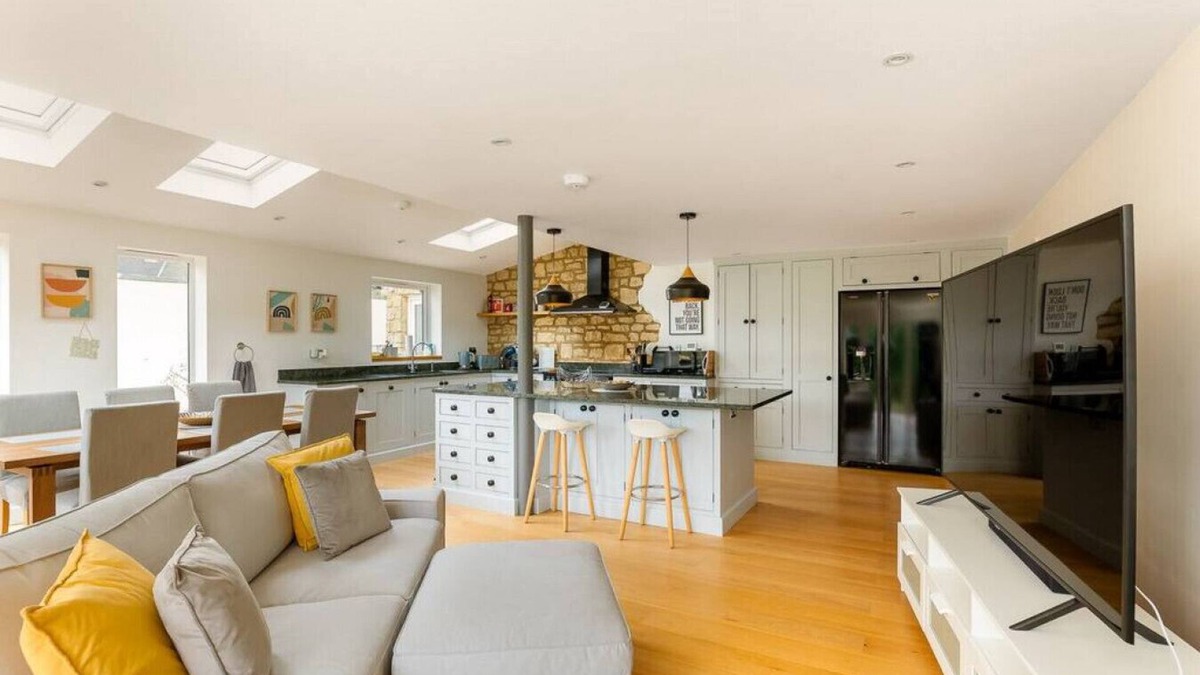 Aynho House | Spacious 3 Bed House with Large Garden in Aynho