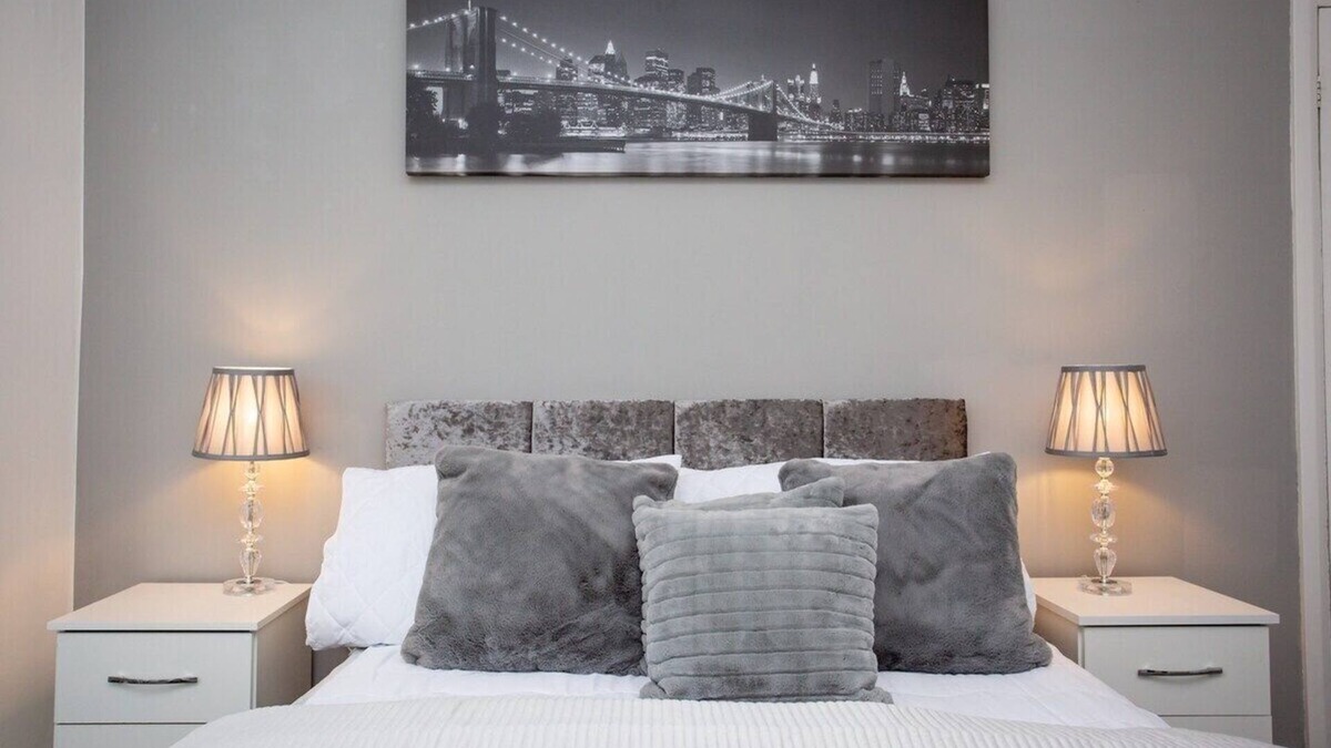Gateshead Apartment | Spacious 3 bedroom apartment - Saltwell Park