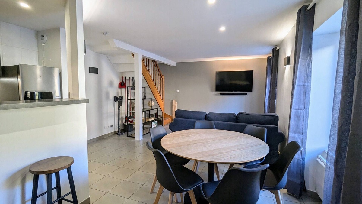 Cornimont Apartment | Spacious 3-bedroom apartment, near ski and nature, WiFi, parking, pets allowed