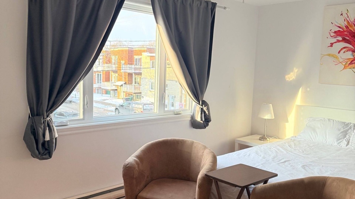 Mercier-Hochelaga-Maisonneuve Apartment | Spacious 3-bedroom apartment in charming Montréal with WiFi, AC, close to Metro