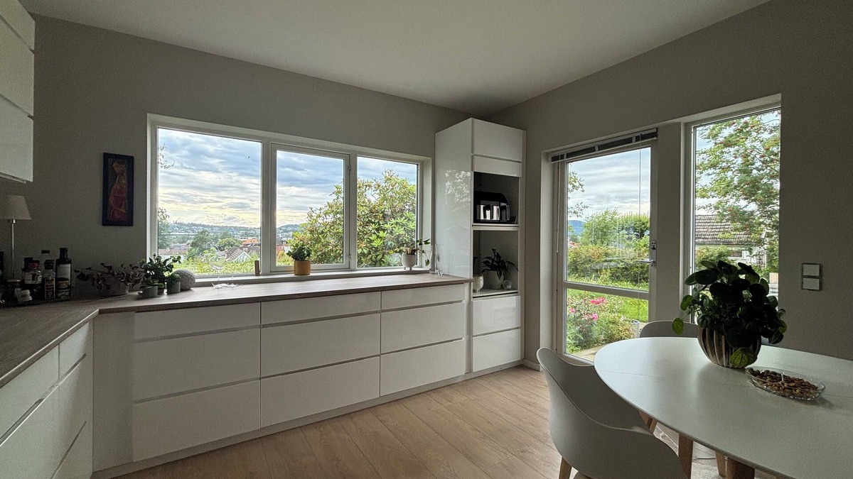Skien Apartment | Spacious 3-bedroom apartment in enjoyable Telemark, Skien with WiFi, AC.