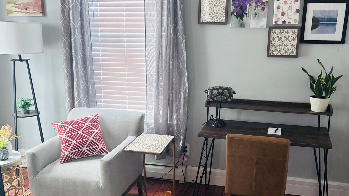 Catskill Apartment | Spacious 3-bedroom apartment in Catskill village - walkable to area attractions
