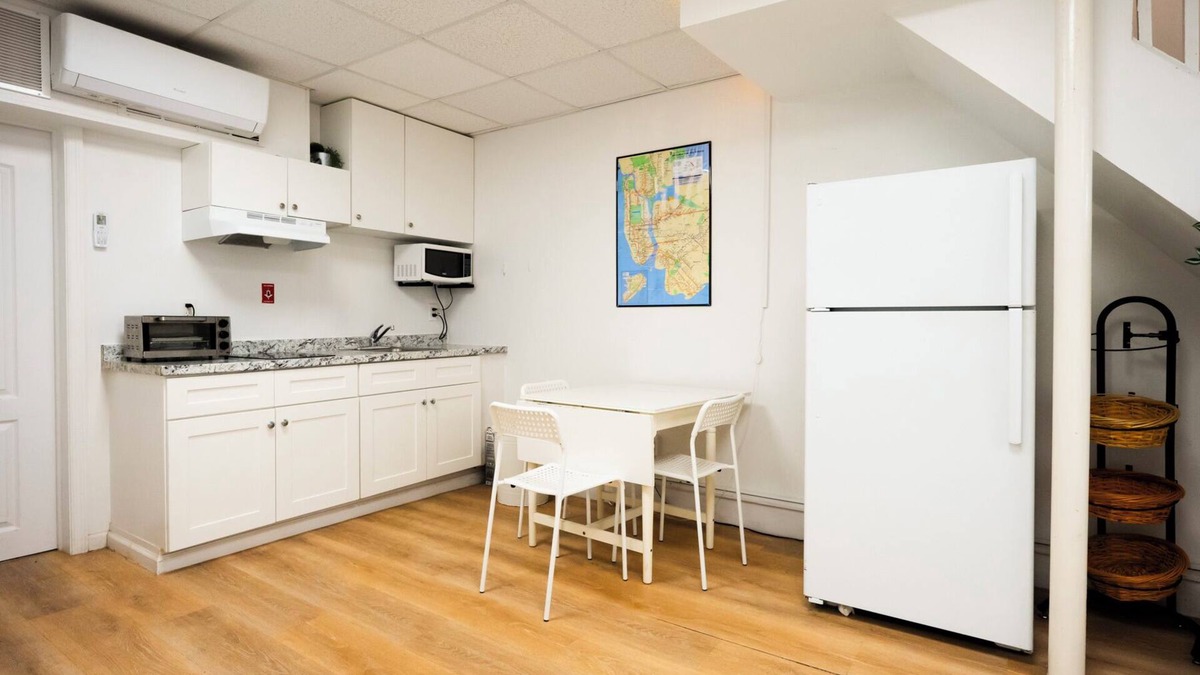 Queens Apartment | Spacious 3-bedroom apartment with WiFi, AC in delightful Queens