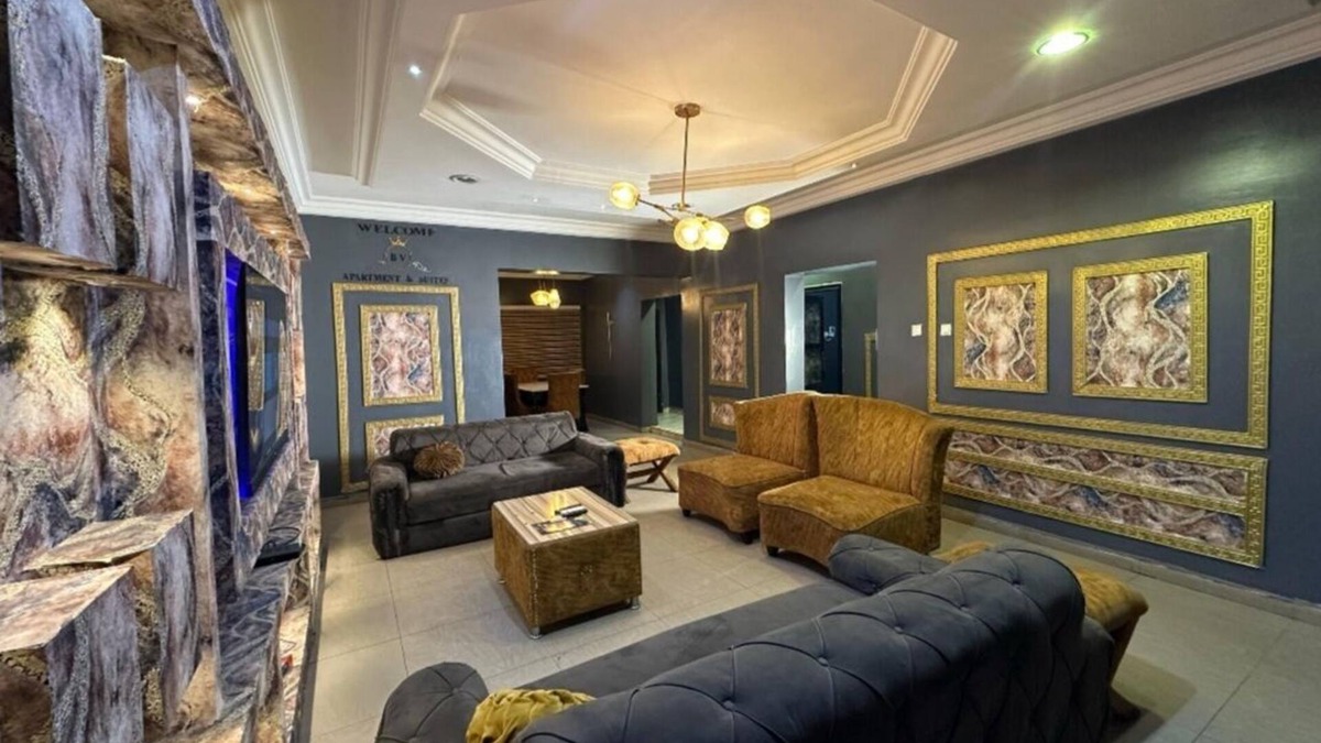 Gwarinpa Estate Apartment | Spacious 3-bedroom apartment in excellent Abuja with AC, WiFi, fitness room