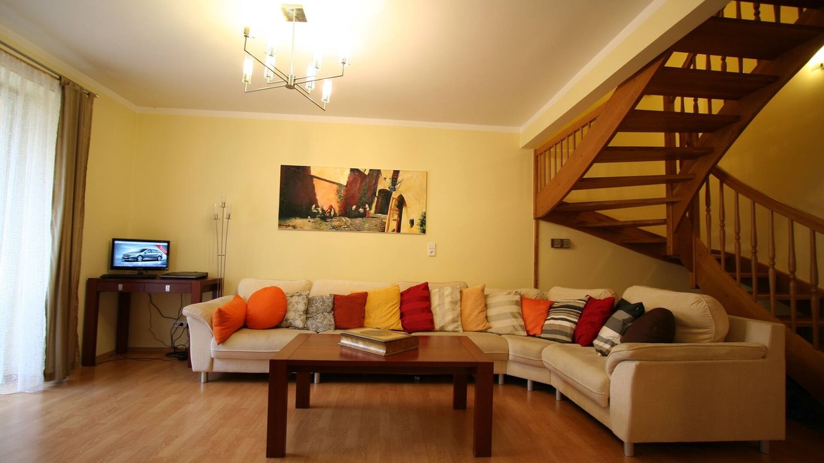 Karlovy Vary Apartment | Spacious 3 bedroom apartment with parking