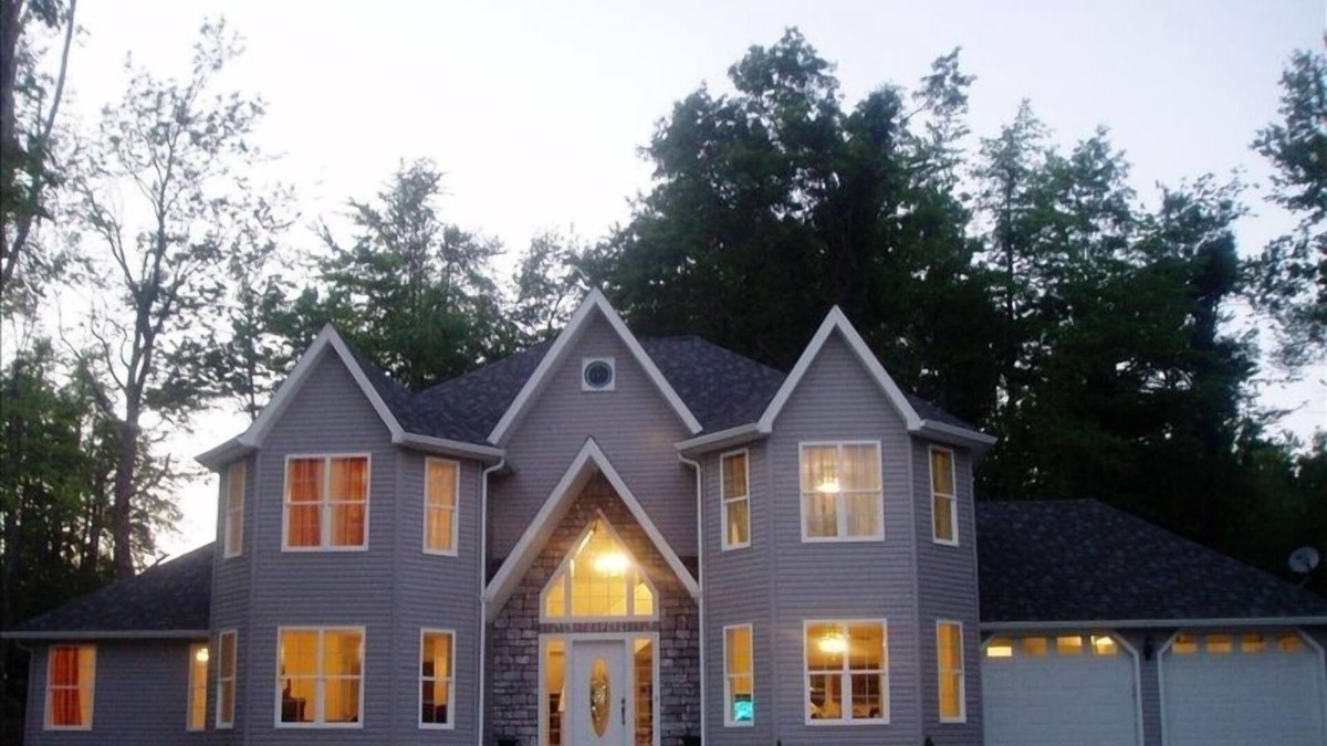 Tunkhannock Township House | Spacious 3 Bedroom French Manor Minutes from Khalahari & Pocono Raceway & More