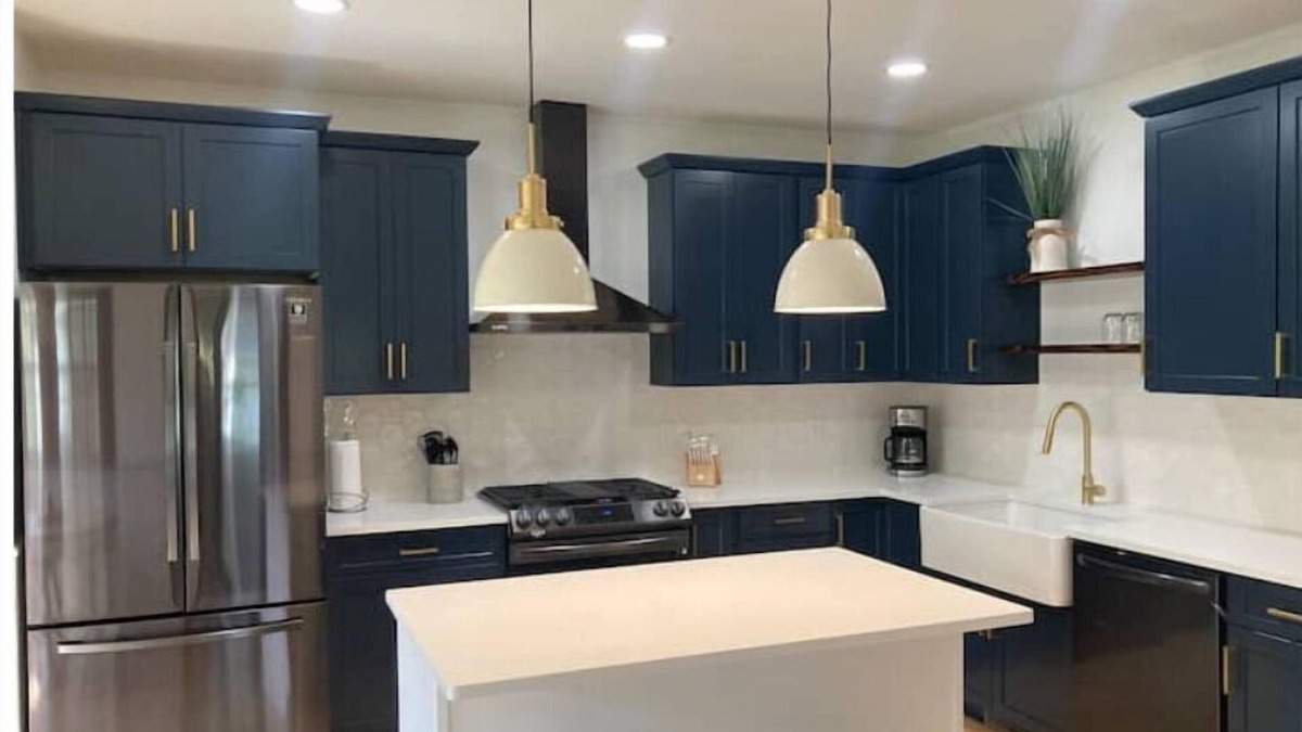 Green Lake House | Spacious 3 Bedroom Home with private porch & yard