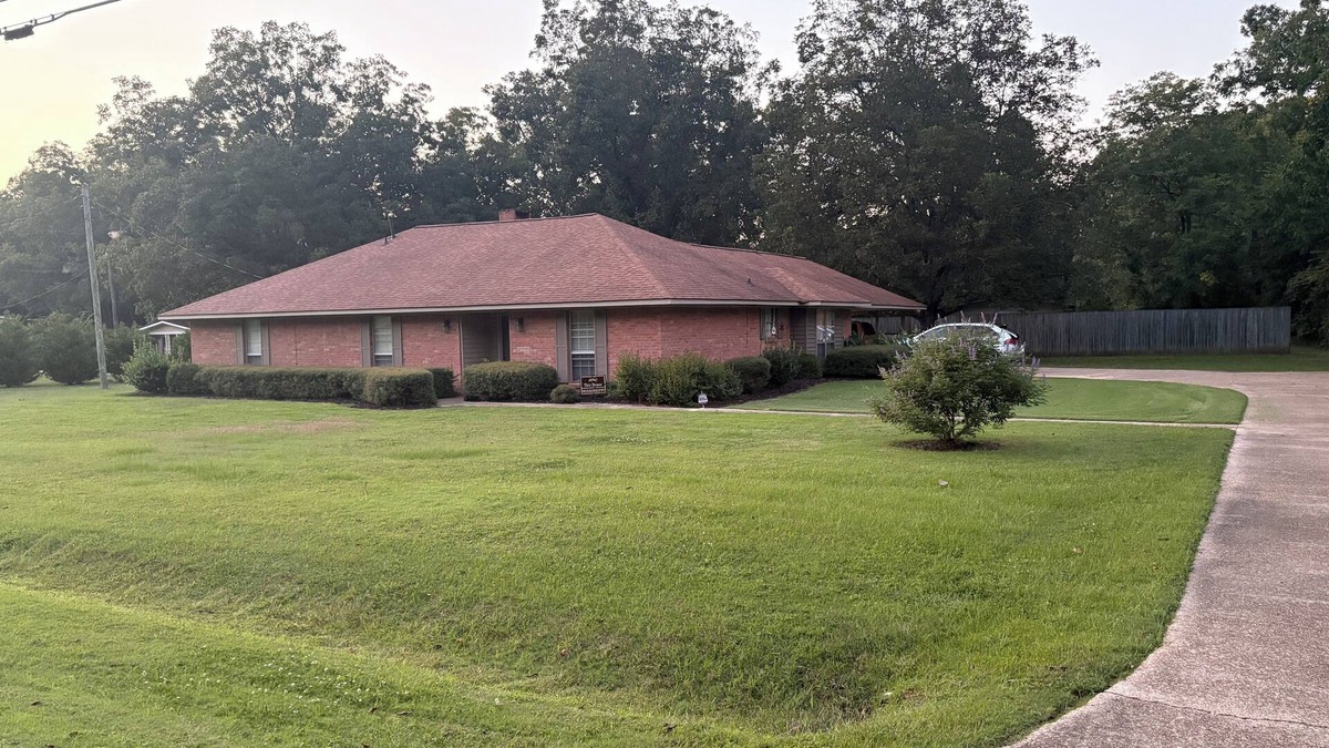 Starkville House | Spacious 3-bedroom house with central heat and air in Starkville