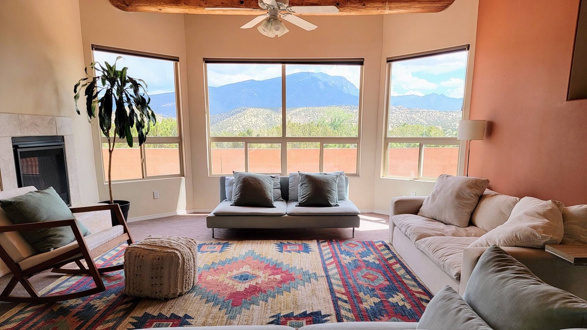 Placitas House | Spacious 3 bedroom house in Placitas with HOT TUB & Mountain Views
