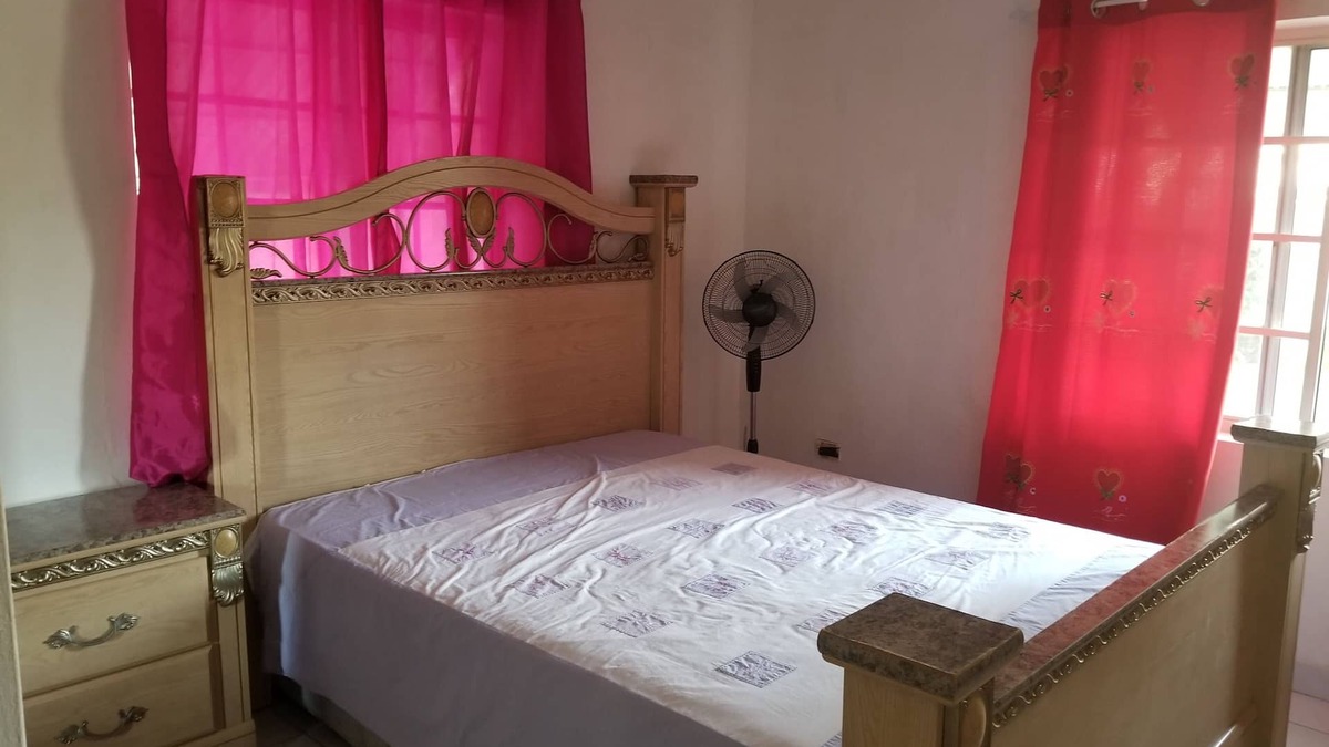 Spanish Town House | Spacious 3-bedroom building in amazing Spanish Town with WiFi