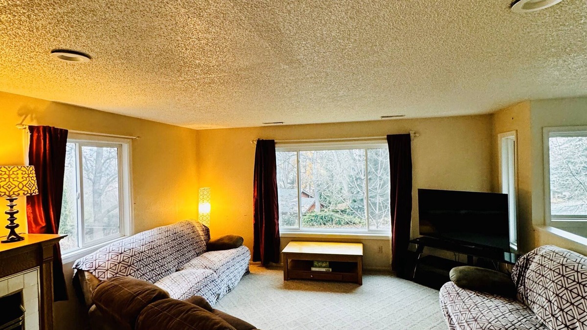 Pullman House | Spacious 3-bedroom residential house in quite area of Pullman
