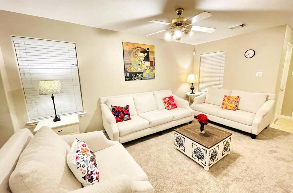 Rosenberg House | Spacious 3 Bedroom - Rosenberg