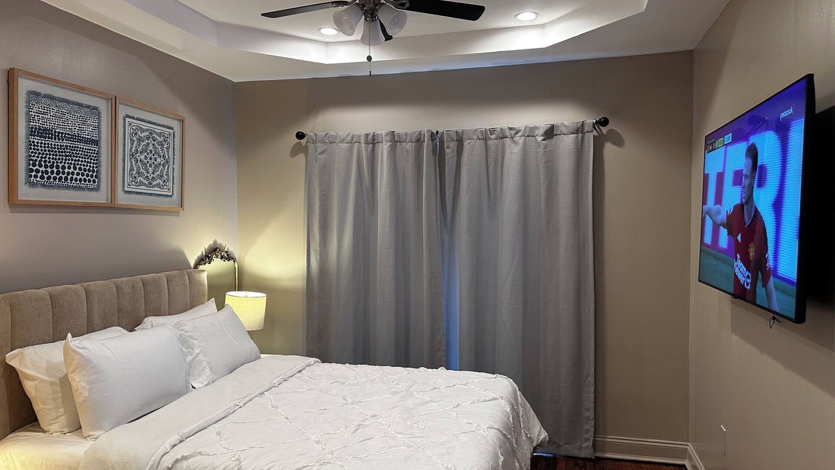 Downtown Baltimore House | Spacious 3 bedroom Townhome in the heart of Baltimore