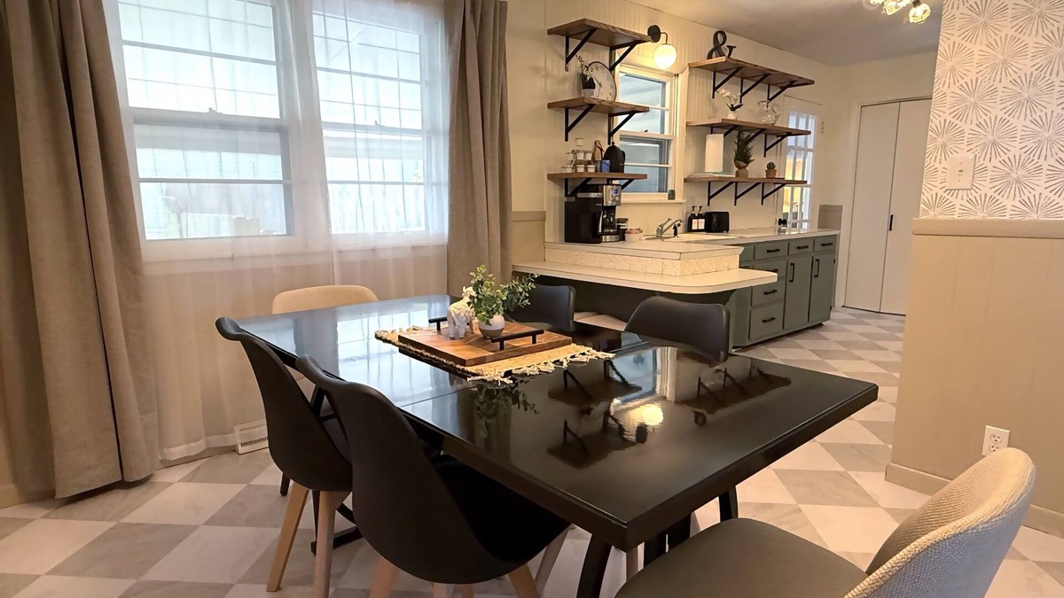 Springfield House | Spacious 3-bedroom house in lovely Springfield with two living rooms
