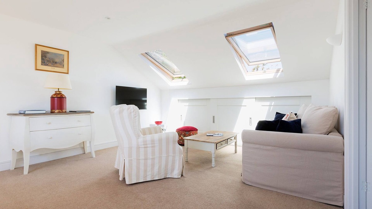 West Kensington Apartment | Spacious 3 bedrooms flat with terrace