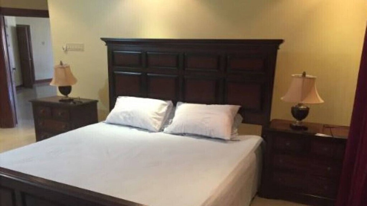 Saint Andrew House | Spacious 3 br and 3.5 bth Apt w/jacuzzi & pool Kingston Jamaica