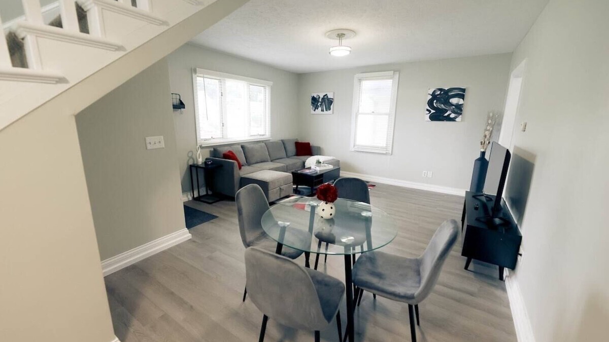 Terre Haute House | Spacious 3 BR Firepit + Grill Fun 6 Min to ISU