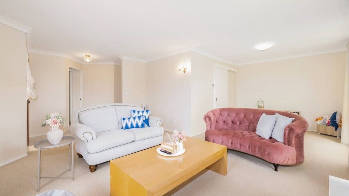 Calamvale House | Spacious 3-BR Haven Prime Location Shopping Centre