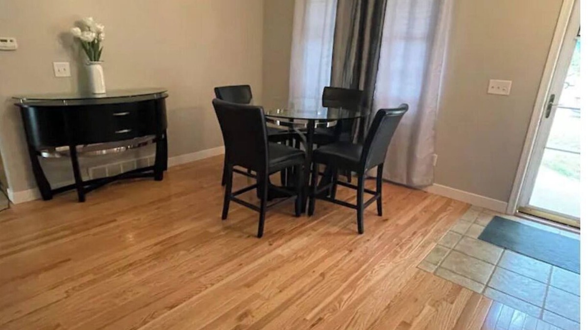 Battle Creek House | Spacious 3 BR home w/completed basement