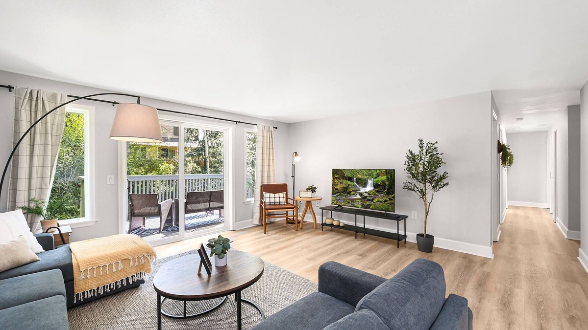 North Creek House | Spacious 3 BR Private Home w/King Bed in Bothell