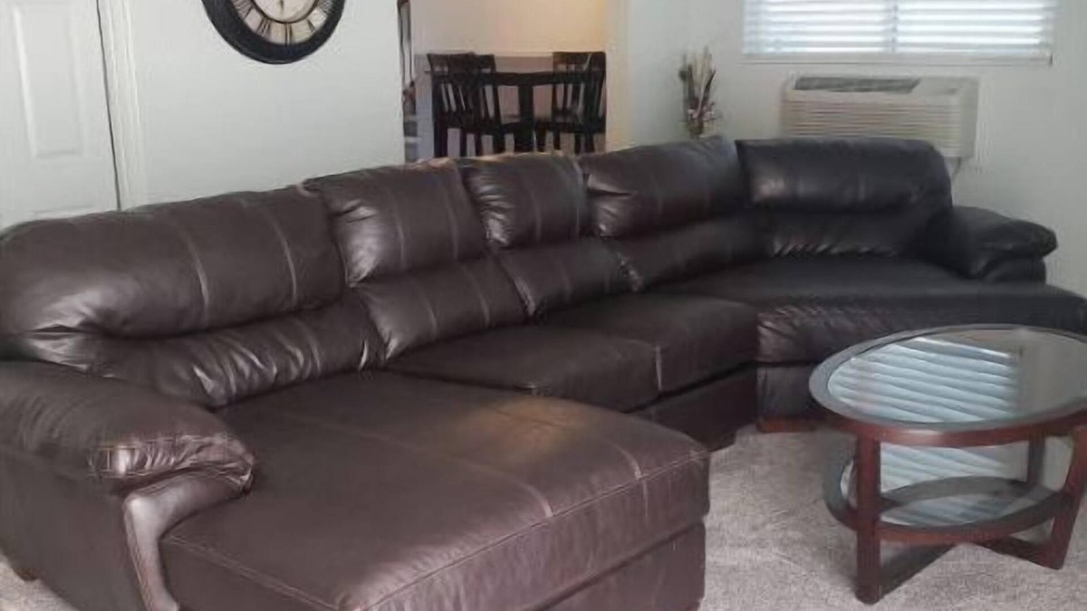 Thornton House | Spacious 3 BR Residential Home Near Downtown Denver & Boulder