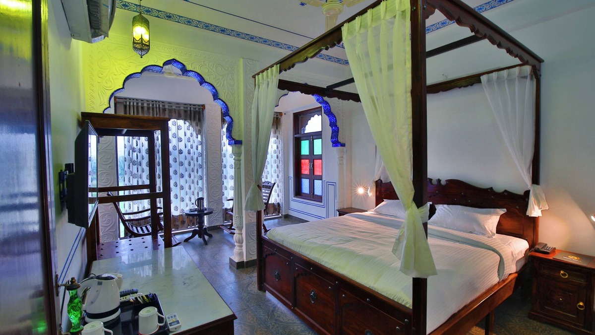 Vaishali Nagar Apartment | Spacious 3- Family suites bedroom in amazing hotel Jaipur with WiFi, AC