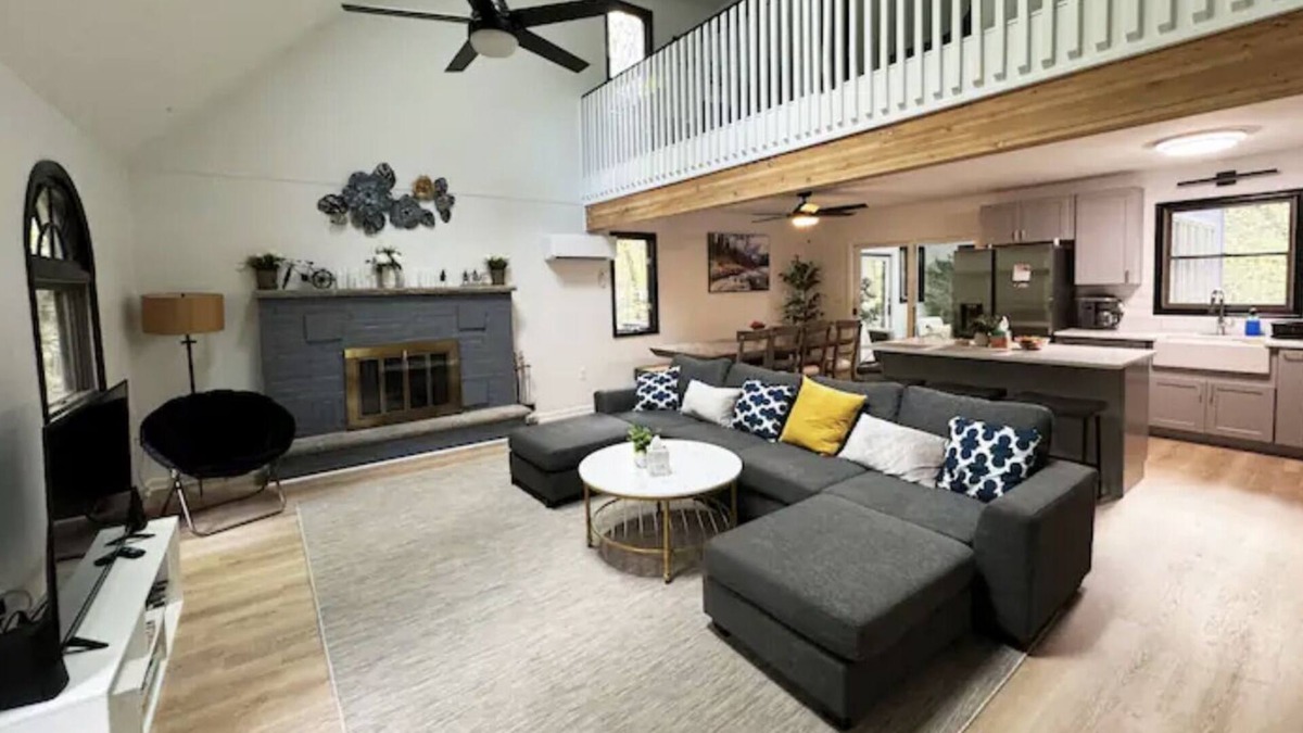 Gouldsboro House | Spacious 3 floor/5 bedrooms House, near Big Bass Lake. Pet-friendly