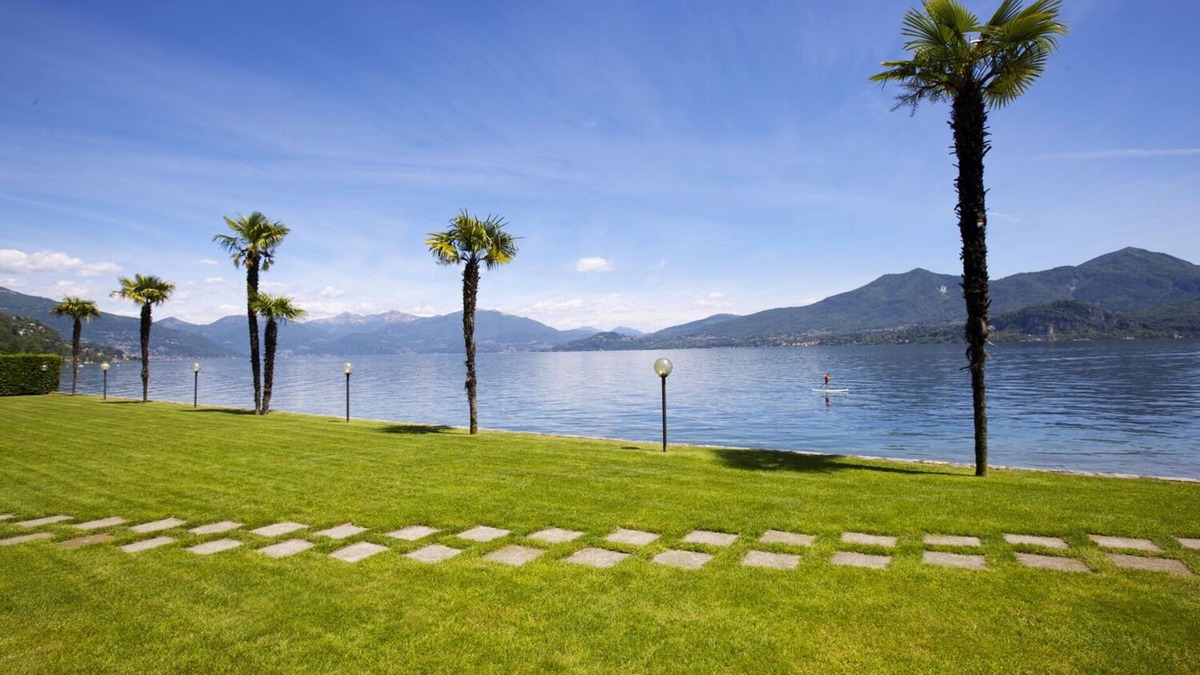 Ghiffa Apartment | Spacious 3-room apartment with dream lake view & private beach right on the lake