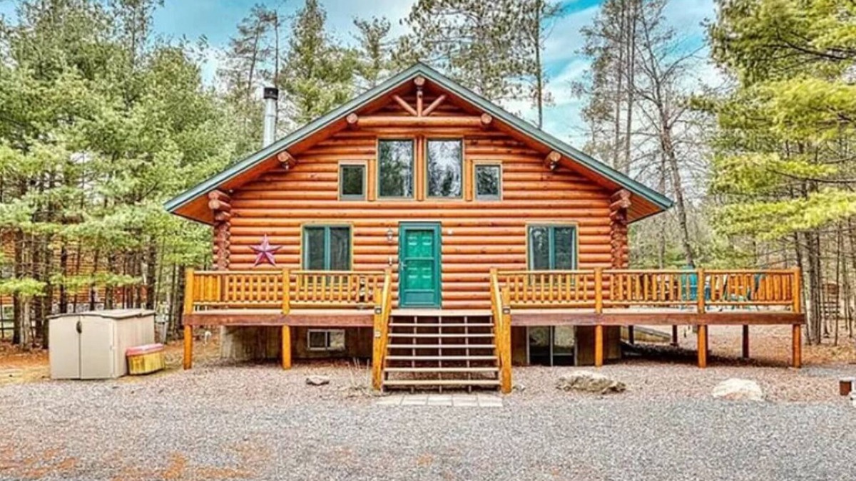 Hatfield Cabin | Spacious 3 Story Cabin. Access to UTV/ATV Trails & Near Lake Arbutus
