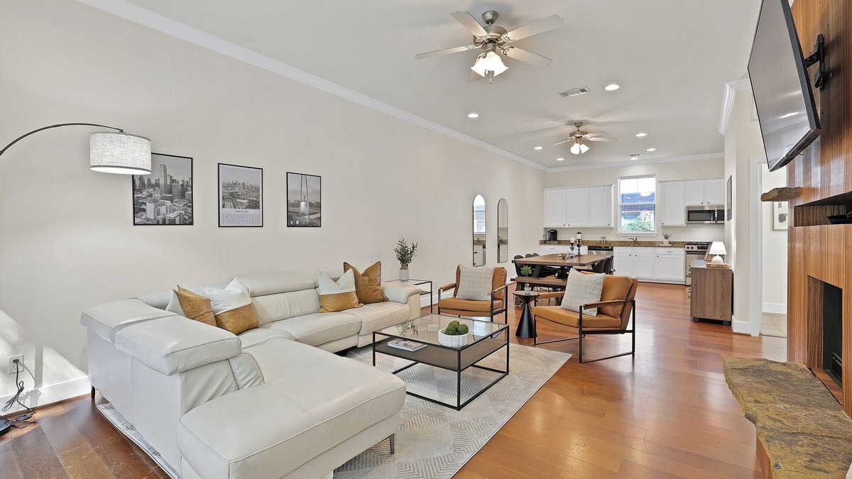 Old East Dallas House | Spacious 3-Story Townhome in Old East Dallas