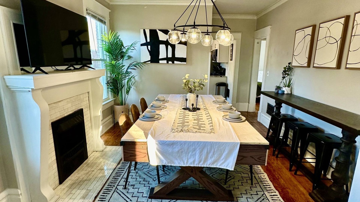 Franklin Park House | Spacious 3bd/2ba Home Downtown Area