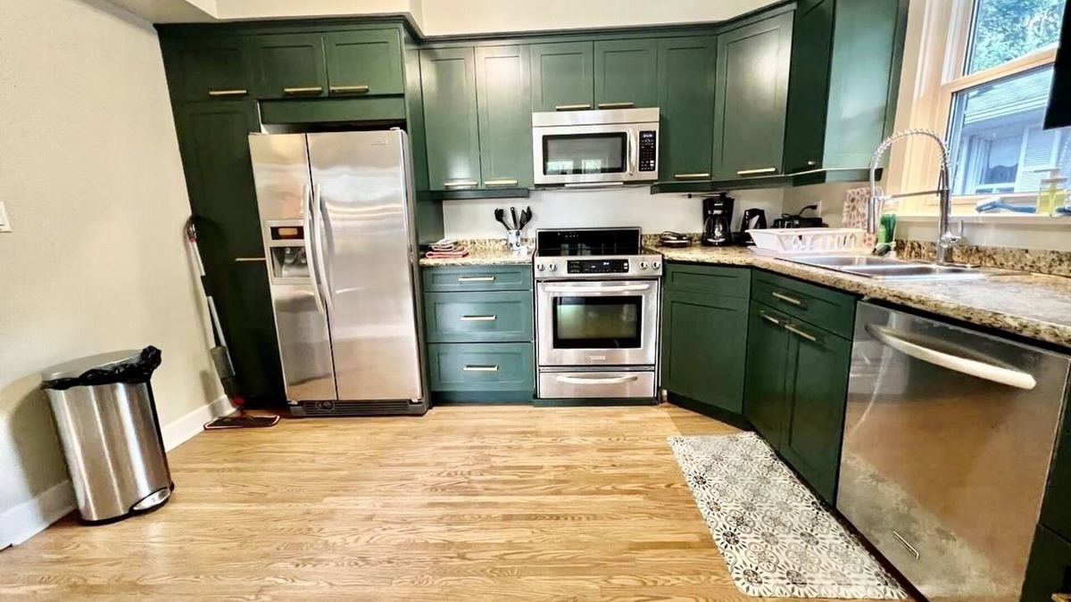 Etobicoke House | Spacious 3BD Bungalow with Heated Pool