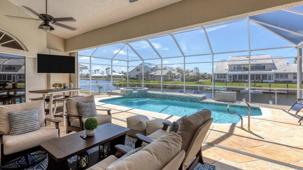 Punta Gorda House | 🥇 Spacious 3bd house with a dock and canal access (CH961)