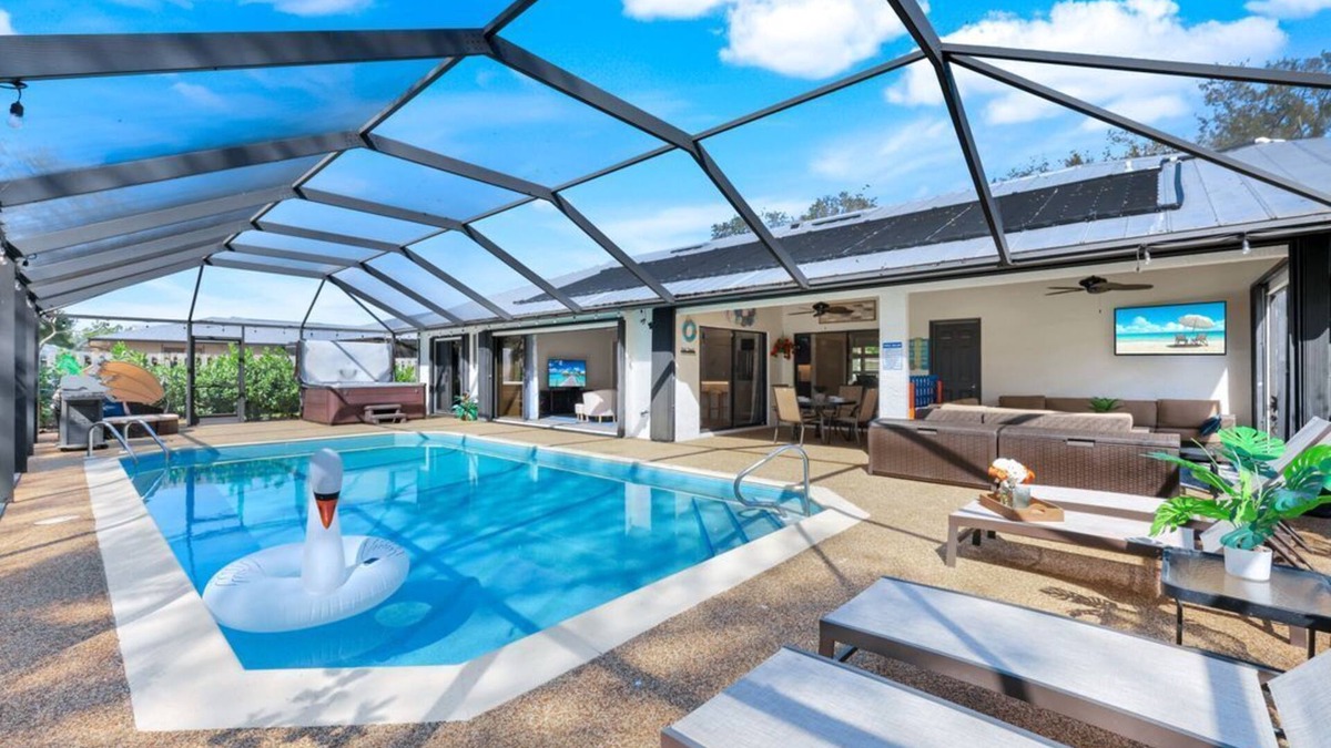Willoughby Acres House | Spacious 3BD vacation Home w/Pool, lanai & Hot Tub- Near Beaches by Elevated Escapes Group